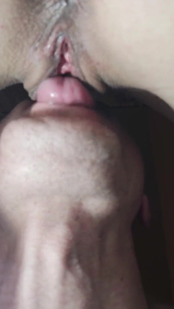 Wet Pussy Fuck: Jilat memek close up - memek becek banget sampai banjir