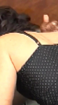Blanca milf tiene una follada interracial salvaje con una gran polla negra