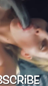 Táta mě pěkně a snadno šuká přesně tak, jak se mi to líbí (bez zvuku)