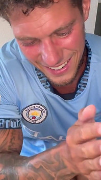 Ejaculare uriașă a jucătorului de fotbal!
