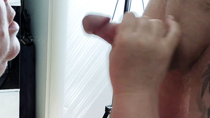 Zona901: Stříkání na tělo mé macechy a do jejích úst po vyhonění...