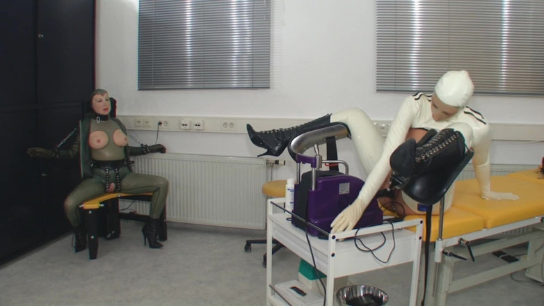Rubber & Clinic Studio - 1ATOYS: 2 con đĩ - 2 máy làm tình