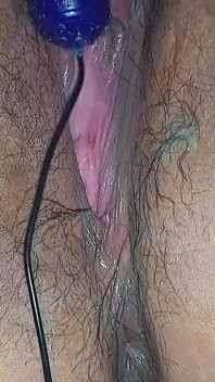 WildEnglishBBW stimulând clitorisul meu cu un vibrator glonț de clitoris
