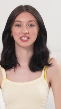 Pequeña de 19 años hace su debut en el porno - Xena Dream