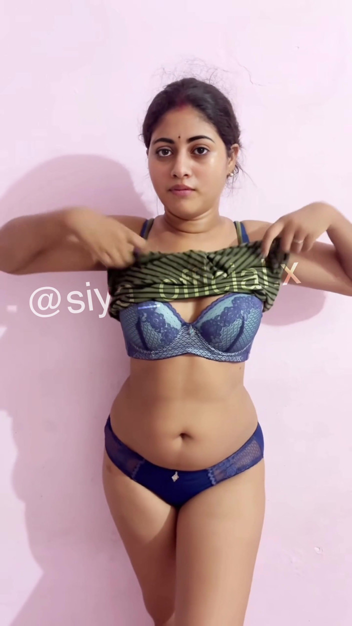 Vicky Siya: Siya bhabhi pussy fucking and fingering hindi