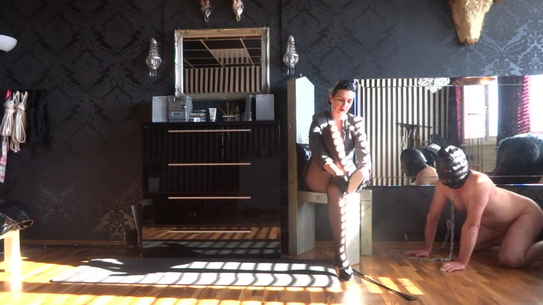 Lady Victoria Valente: Trampling in Gymnastics Slippers