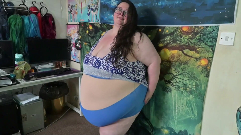 SSBBWLadyBrads: Awek montel super saiz cuba pakaian renang biru dan berbogel