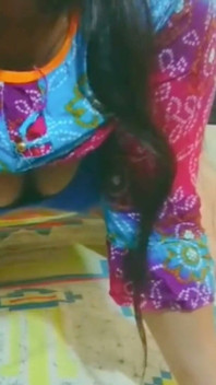 main apni sauteli bahan ko uske kamre men bahkaata hoon aur uski gand thappar maarakar use tab tak chodta hoon jab tak vah santusht nahin ho jaati