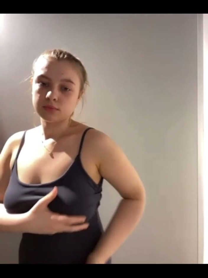 JuiceLussie: Hard Fucking in the Gym