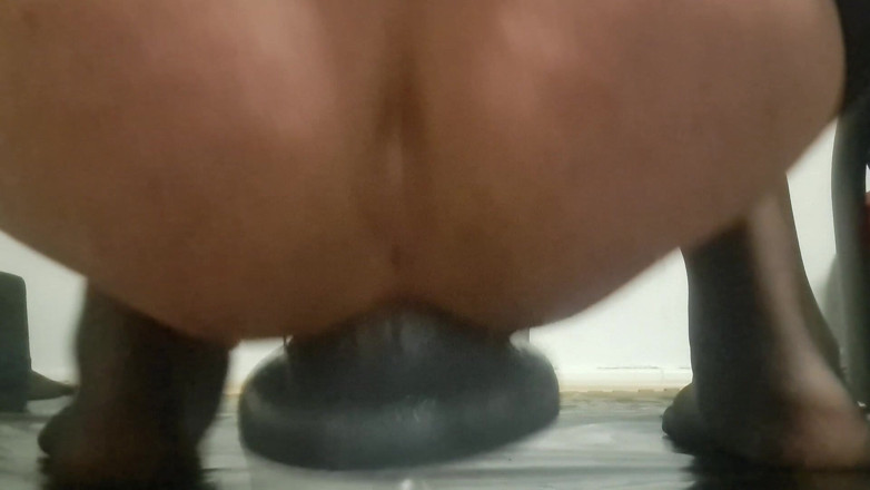 Chris199223: Następne dildo właśnie skończę