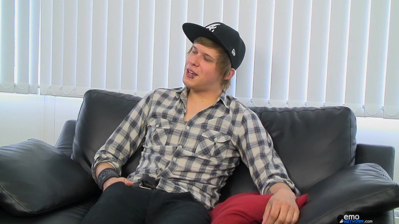 Homo Emo: Hetero emo Nick blaast een hete Goo uit!