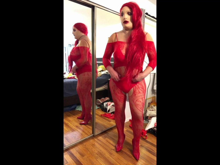 Deanna Doll: Deanna bambola CD in bikini rosso e abito trasparente video...