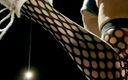 Cindie Love: आउटडोर प्रदर्शन पर सेक्सी गांड तंग जीन शॉर्ट्स और फिशनेट हॉट बहिन TS