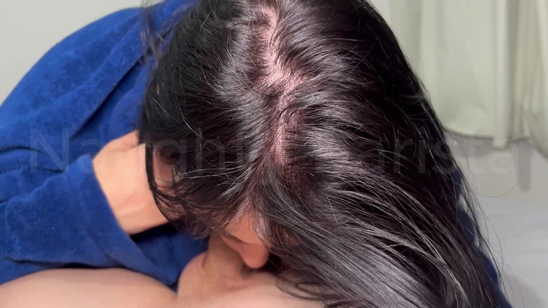 Naughty barista: Det var för kallt för att hon skulle ta av...