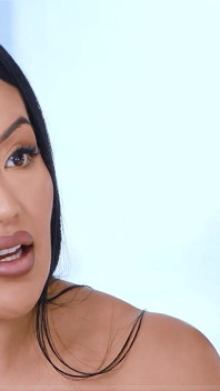Büyük memeli latin orta yaşlı seksi kadın derin anal seks