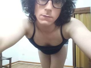 LaraWhiteSissy: Nowy Sissy Crossdresser Lara White z zabawką analną, Dildo, Tyłek...