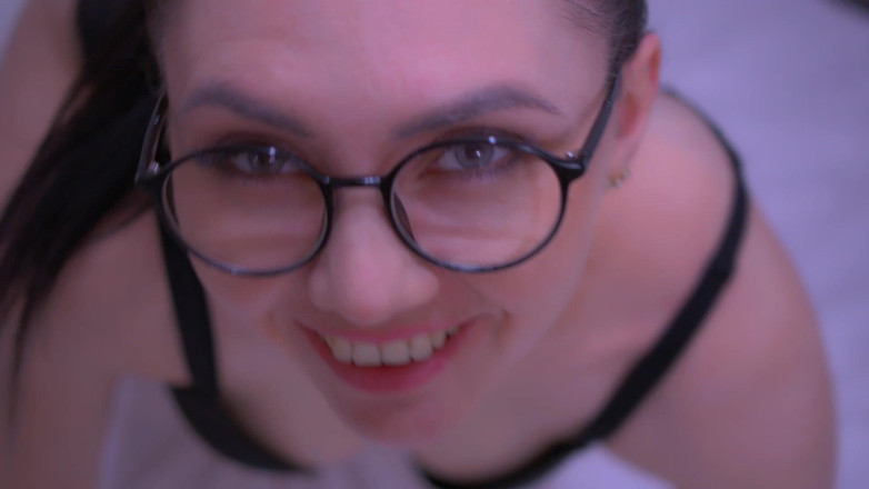 Alexa and Alex Moore: MILF melakukan blowjob manis