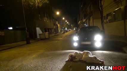 Krakenhot: Zralá dělá kouření a lízání zadku cizince