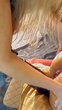 Un grosso cazzo duro nella sua figa uomo
