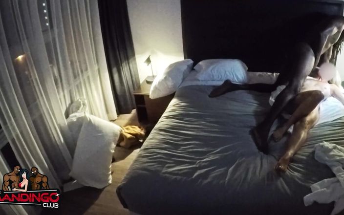 The Mandingo Club: Minyon sarışın ateşli evli kadın basketbol takımı tarafından grup seks...
