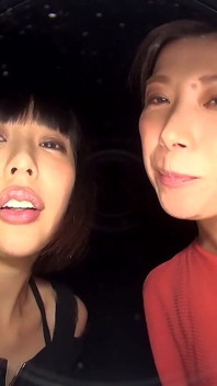 七海由阿と加藤椿のレズビアンのキスがあなたの顔に垂れるよだれ