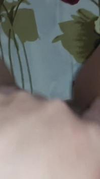 Schneller college-masturbations-dreier mit schnellen orgasmen gleichzeitig