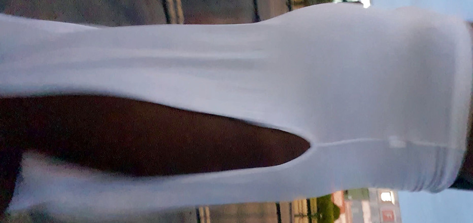 Lingeriemanx69: Vestido blanco y paseo por la calle