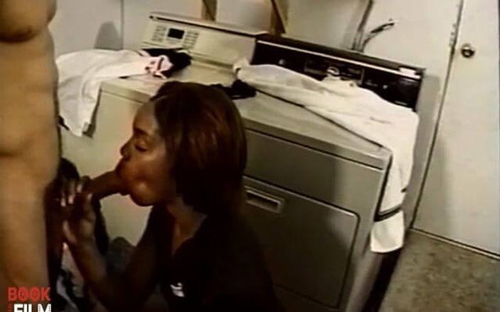 Eboney & Oriental Girls Unleashed: Joven Ebony_5 cachonda