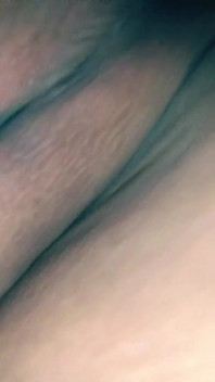 침대에서 알몸으로 졸린 남편에게 따먹히는 마누라