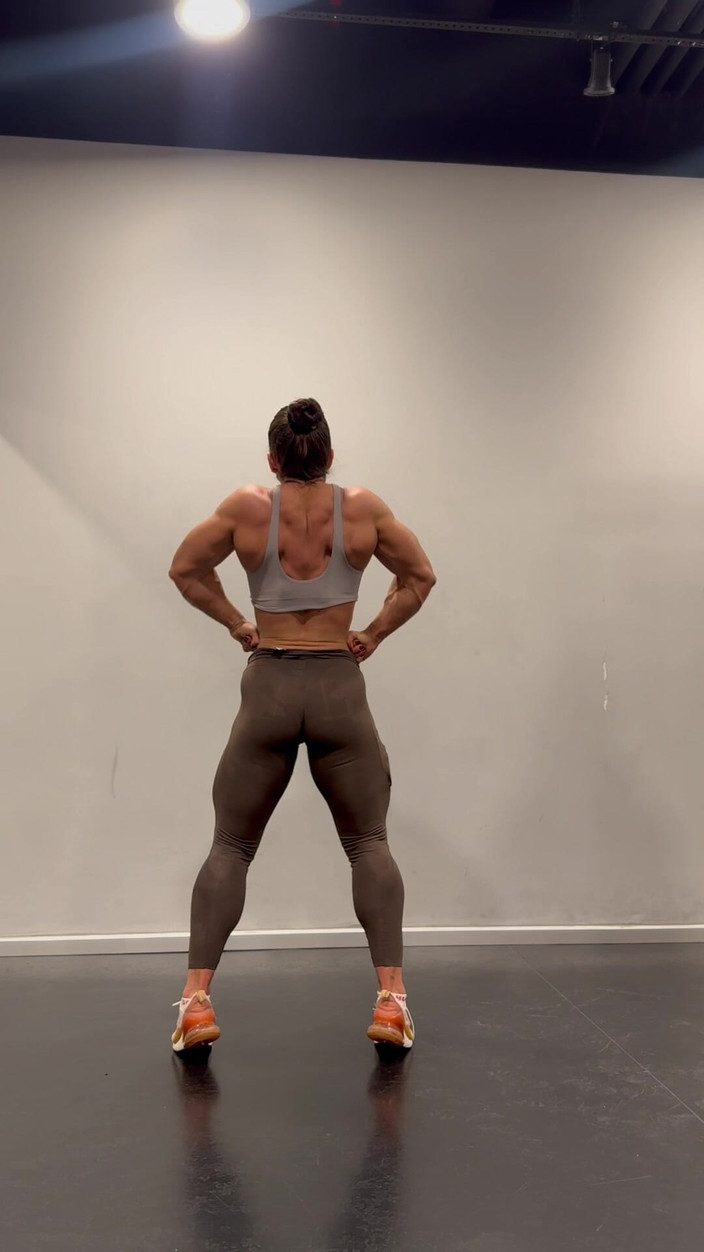 Alesyamuscledoll: Miękkie linie. Twarde zasady.