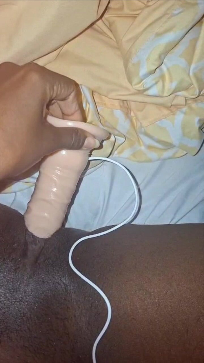 Afrocouple: Dia hantar video melancap dengan dildonya dan saya pergi bersama...