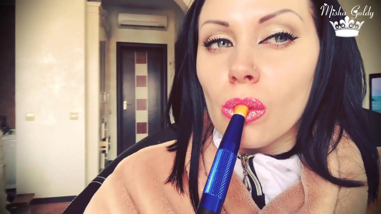 Goddess Misha Goldy: Kompilasi hookah merokok yang sensual
