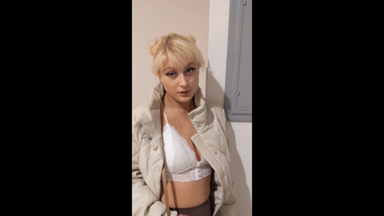 voyeurpervert: Danielle di apartemennya