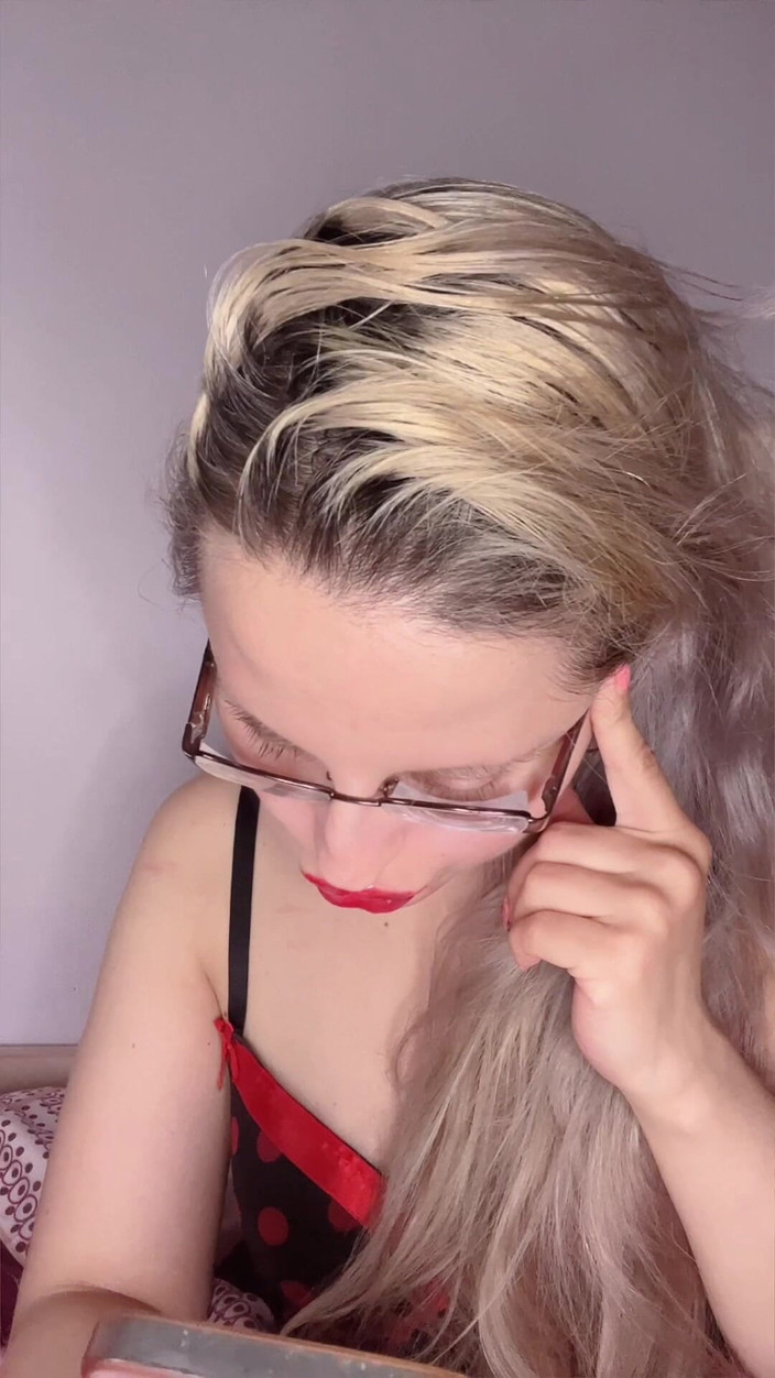 FinDom Goaldigger: Grote rode lippen op je pik