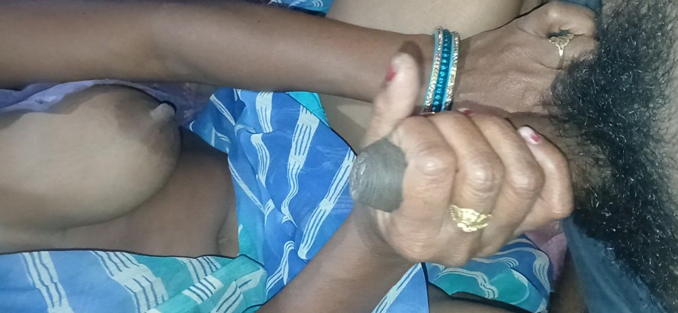 MuzZ-K: Mătușă indiancă desi de la sat futută noaptea făcându-și Ghori -...