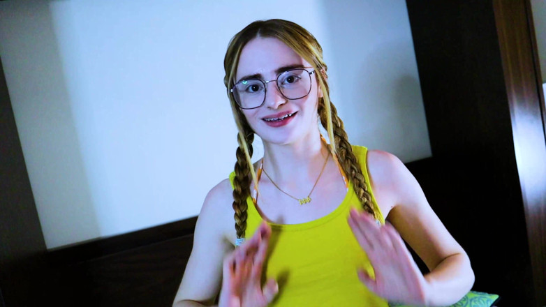 Smash Thots Films: I Smash Nerdy College Slut Reese Robbins in Hotel Room