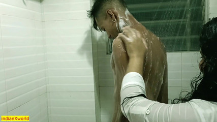 Indian Xshot: Hintli güzel ateşli üvey kız kardeş genç kızla seks yapıyor! Taboo...