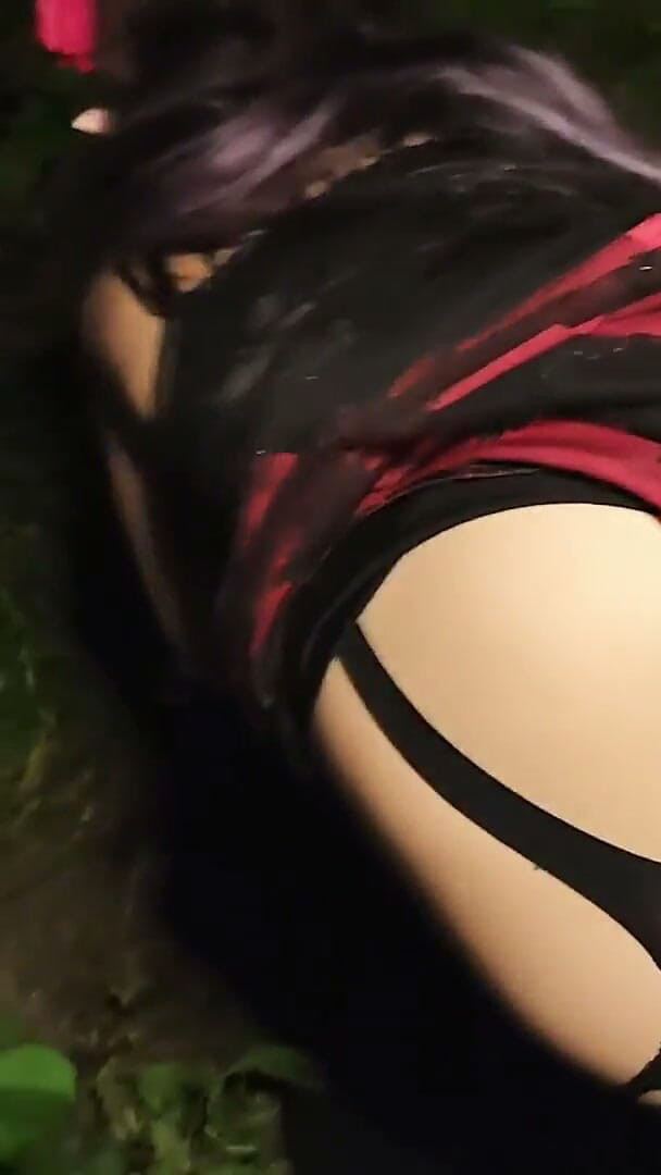 Princess18_: Černá magie satanský rituál v lese v noci: Čarodějnice vyvolá Satana,...