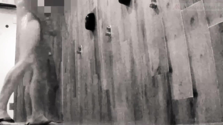 AmateurBoysPissing: Một cậu bé đang thảo luận với cha dượng hứng tình...