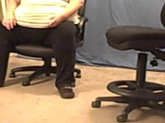 BBW nurse Vicki adventures with friends: Ssbbw Angie chewing and blowing gum for you