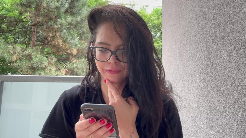 Shione Cooper: Kouření, když vám odpovím zde