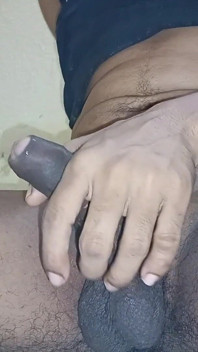 Ma bite non circoncise se masturbe