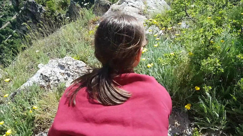 Tiny Teena: Outdoor doggy and BJ on a cliff