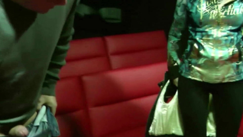 Videos Francaises: Tato francouzská holka dostala velký náklad spermatu v kině