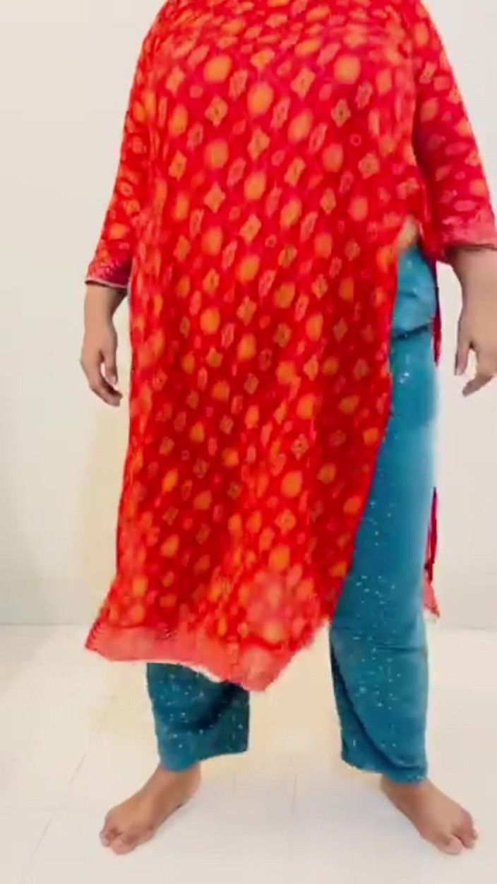 Your Boy's Cum: 印度德西女孩在继兄弟面前训练