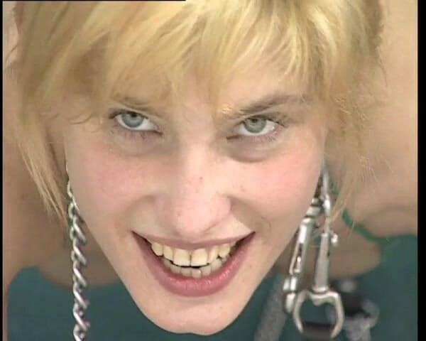 YOUR FIRST PORN: Hausfrau Virginia - Virginia, femme au foyer