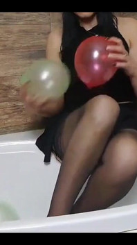 Avventure di milfycalla Ep 40 il mio palloncino Fetishi ha un feticcio che mi piace molto. Oggi ero molto eccitato e...