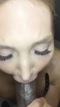 금발의 피그테일 Baddie를 위한 11인치 자지 애널