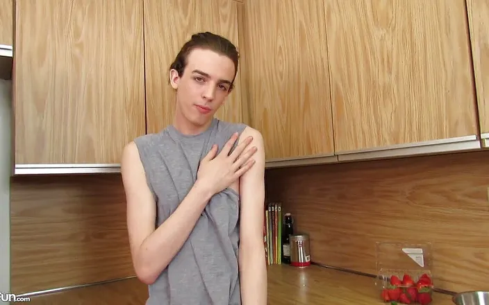 Boyfun: Twink Avery strokes in the kitchen