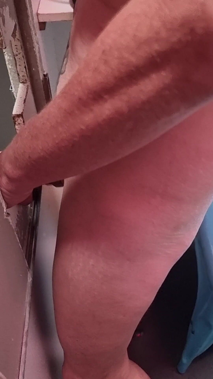 R b hubby: पत्नी को ग्लोरी होल पसंद है